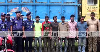 নওগাঁয় সড়কে ডাকাতির প্রস্তুতিকালে গ্রেপ্তার ৭